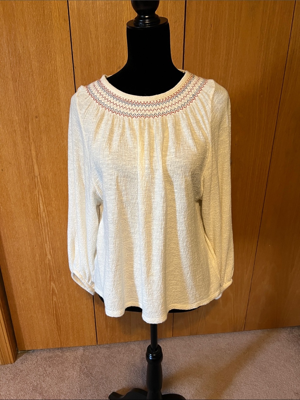 Made well women’s gauze Blouse cream w/ Red Blue Embroidery Sz. S